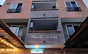 Ed Santo Tomas Laureles Medellin